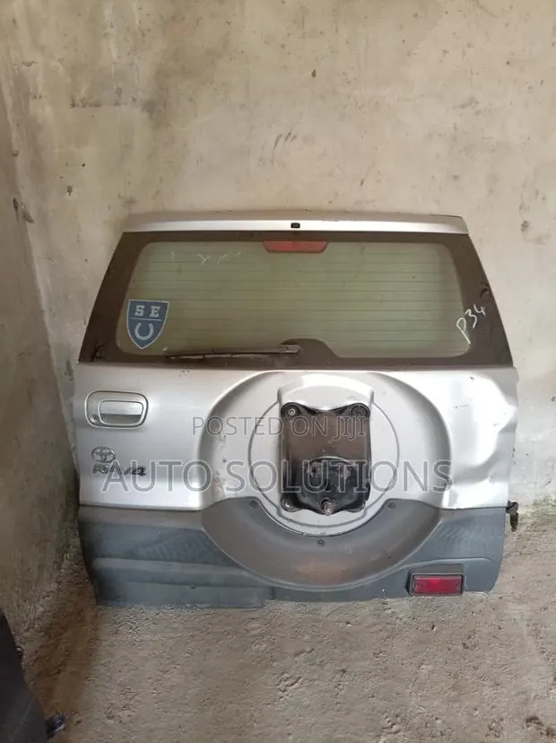 Rav4 2006 Body Parts · Photo 1