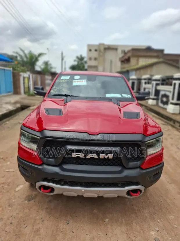Dodge RAM 2019 Red · Photo 1