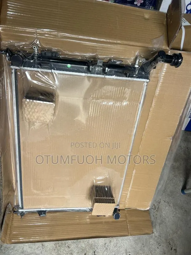 Hyundai Elantra 2007 2008 2009 2010 Radiator (Water Tank) · Photo 1