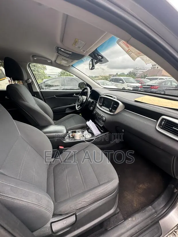 Kia Sorento 2.4L L FWD 2017 Gray · Photo 5