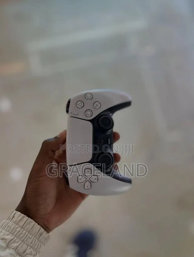 This Is Original Sony Play Station 5th Generation Controller · Photo 1