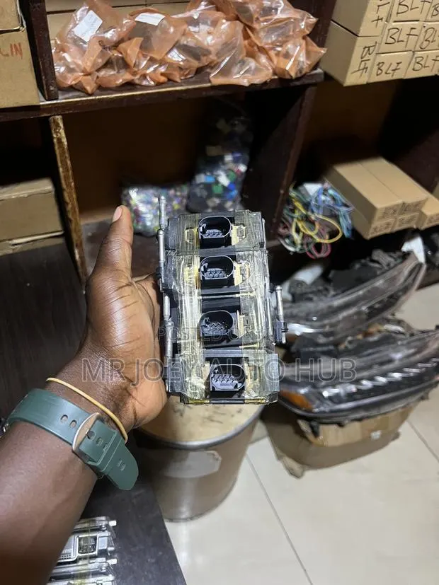 Honda CRV 2017-2022 Front Radar Sensor · Photo 1