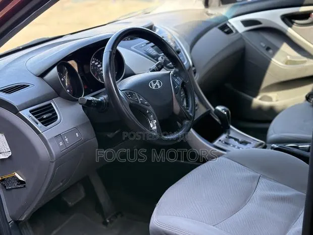 Hyundai Elantra 2013 Red · Photo 7