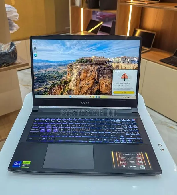 Laptop MSI Katana 15 16GB Intel Core i7 SSD 512GB · Photo 1
