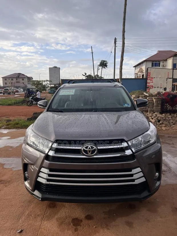 Toyota Highlander XLE V6 4x4 (3.5L 6cyl 6A) 2016 Gray · Photo 1