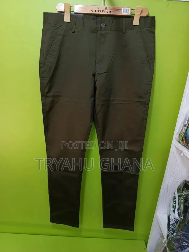 Khaki Trousers To Wear Smart · Photo 1