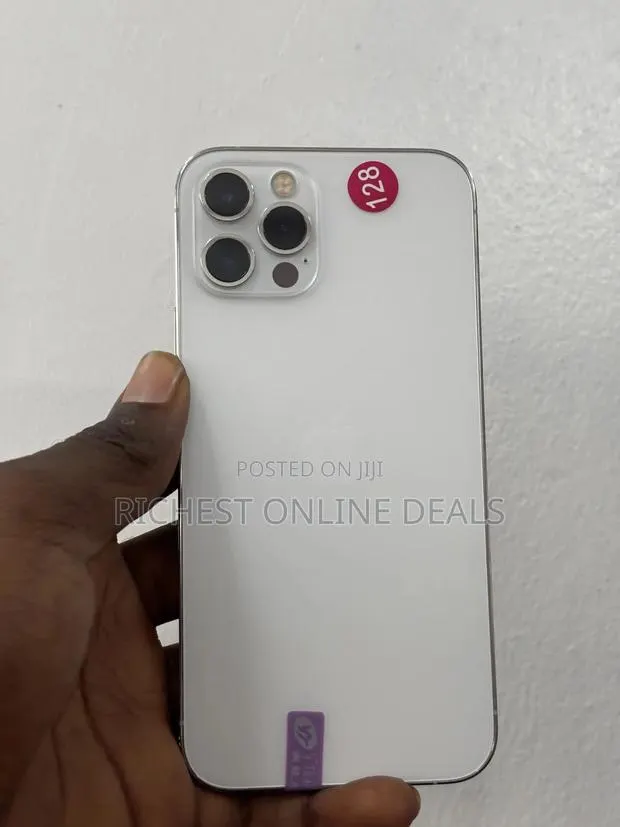 Apple iPhone 12 Pro 128 GB White · Photo 1