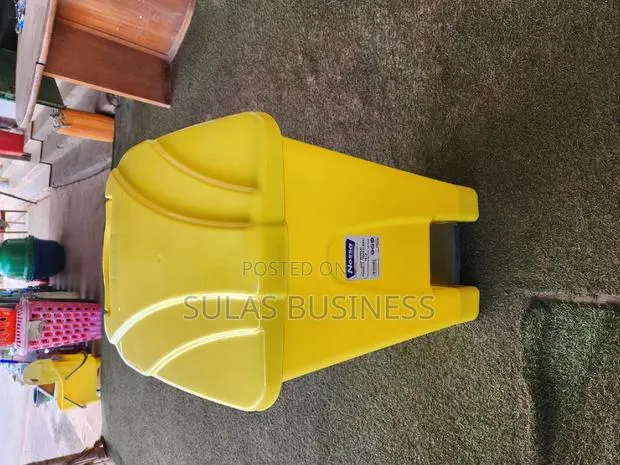 100-Liter Kitchen Waste Bid With Leg Openner · Photo 1