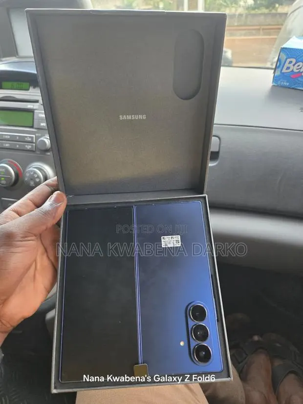 New Samsung Galaxy Z Fold7 256 GB Blue · Photo 1