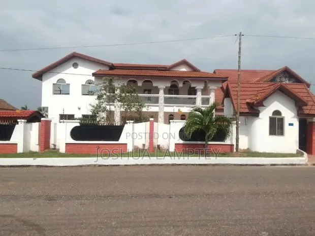 5bdrm House in East Legon Trassacco, Police Station for rent · Photo 1