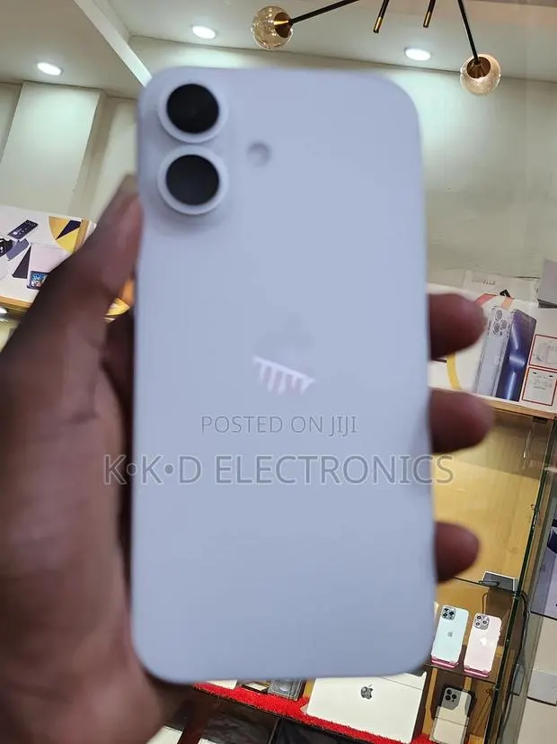 Apple iPhone 16 128 GB White · Photo 1