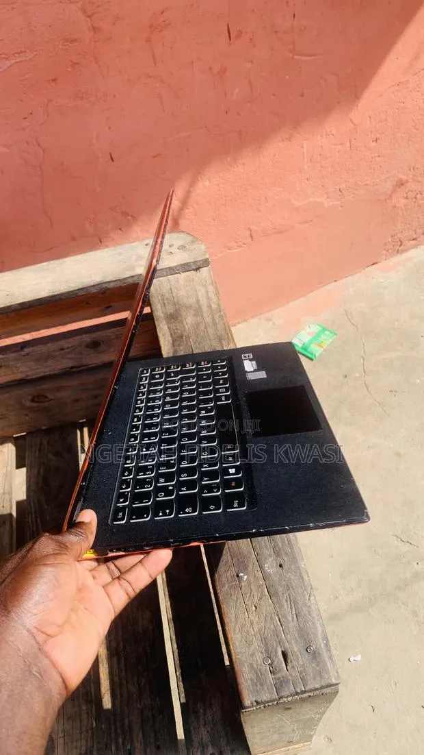 Laptop Lenovo ThinkPad T14 8GB Intel Core i5 HDD+SSD 256GB · Photo 1