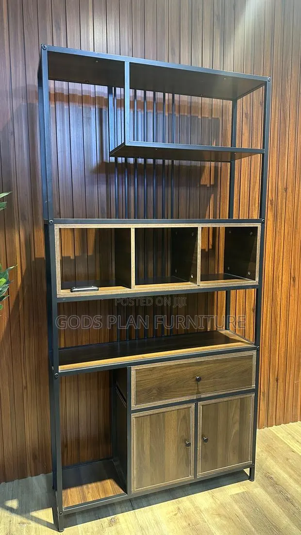 Storage Cabinet / Rack ( #920) · Photo 1