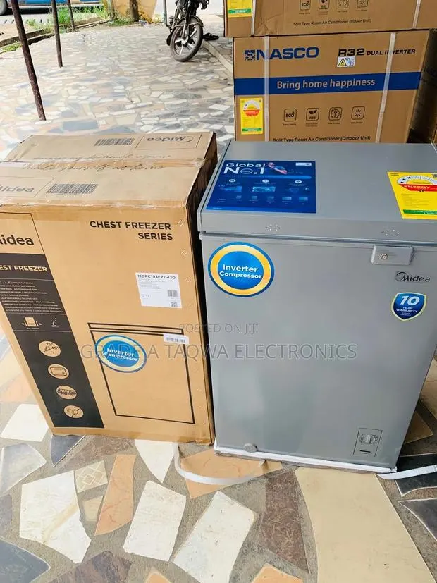 Single Door Media 100-L Chest Freezer · Photo 1