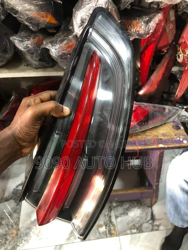 2019–2021 Porsche Macan Right Taillight (Foreign Used – Premium OEM) · Photo 1