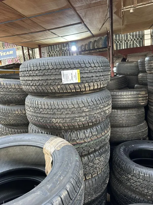 Bridgestone, Dunlop, Goodyear, Michelin, Pirelli, Armstrong Tyres · Photo 1
