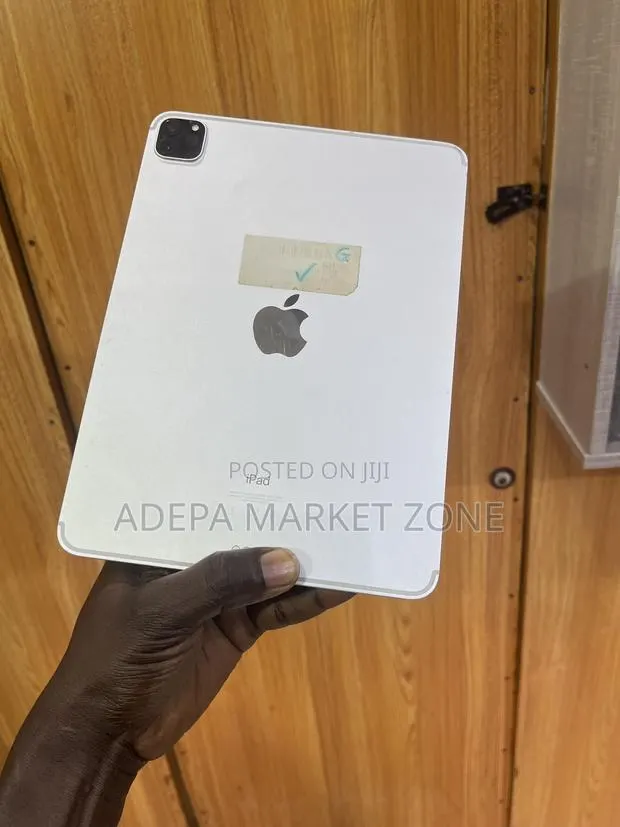 Apple iPad Pro 11 (2020) 512 GB Silver · Photo 1