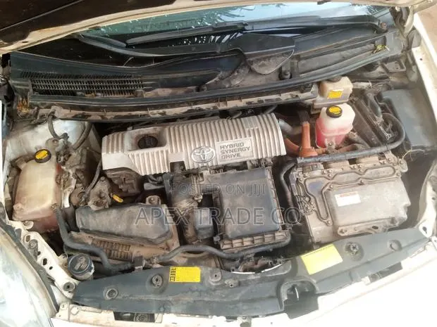 Hybrid and Electric Cars Technician for Home Service · Photo 1