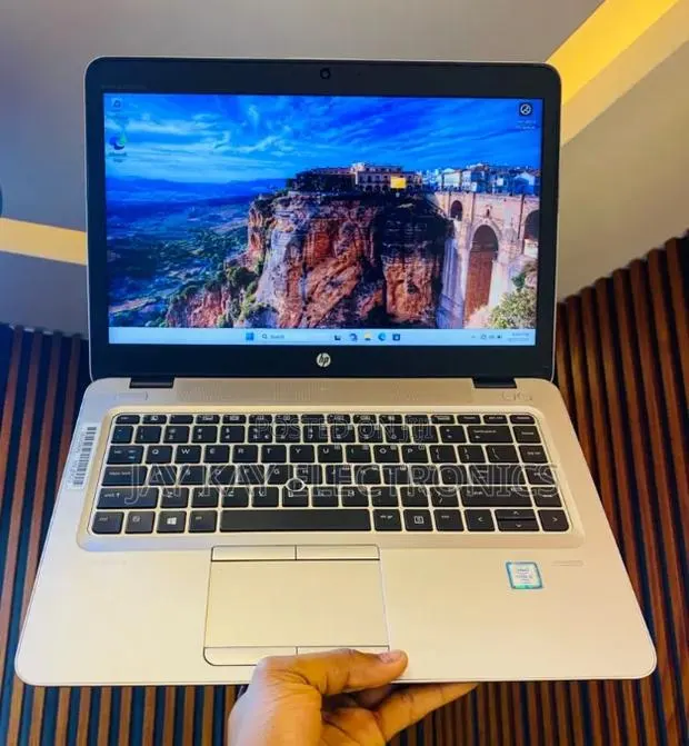 Laptop HP EliteBook 840 G3 8GB Intel Core i5 SSD 256GB · Photo 1