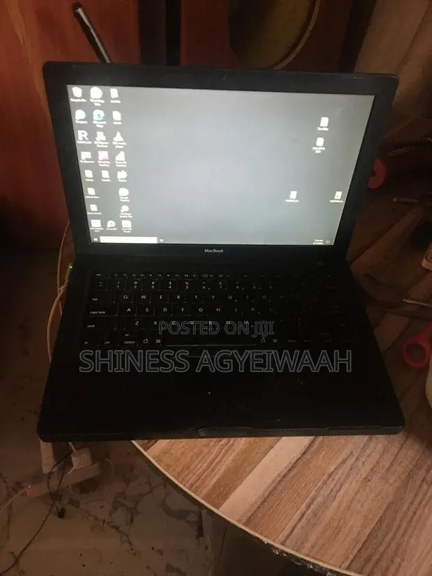 Laptop Apple MacBook 2008 2GB Intel Core 2 Duo HDD+SSD 256GB · Photo 1