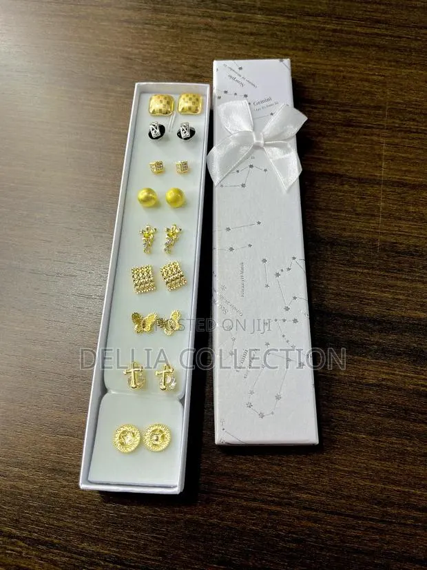 Earrings Set With a Box · Photo 1