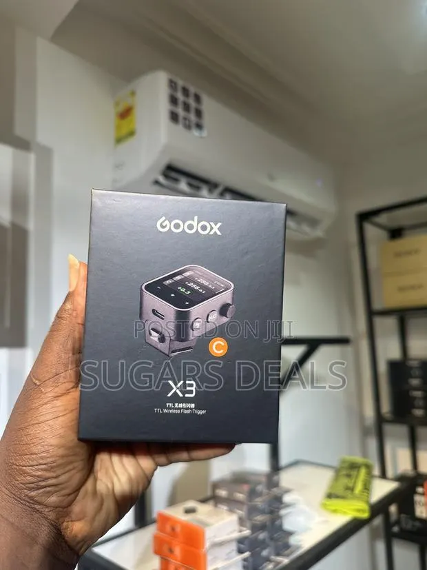 Godox X3 C Touchscreen TTL Wireless Flash Trigger for Canon · Photo 1