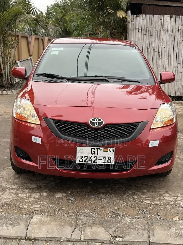 Toyota Yaris 2008 Red · Photo 1