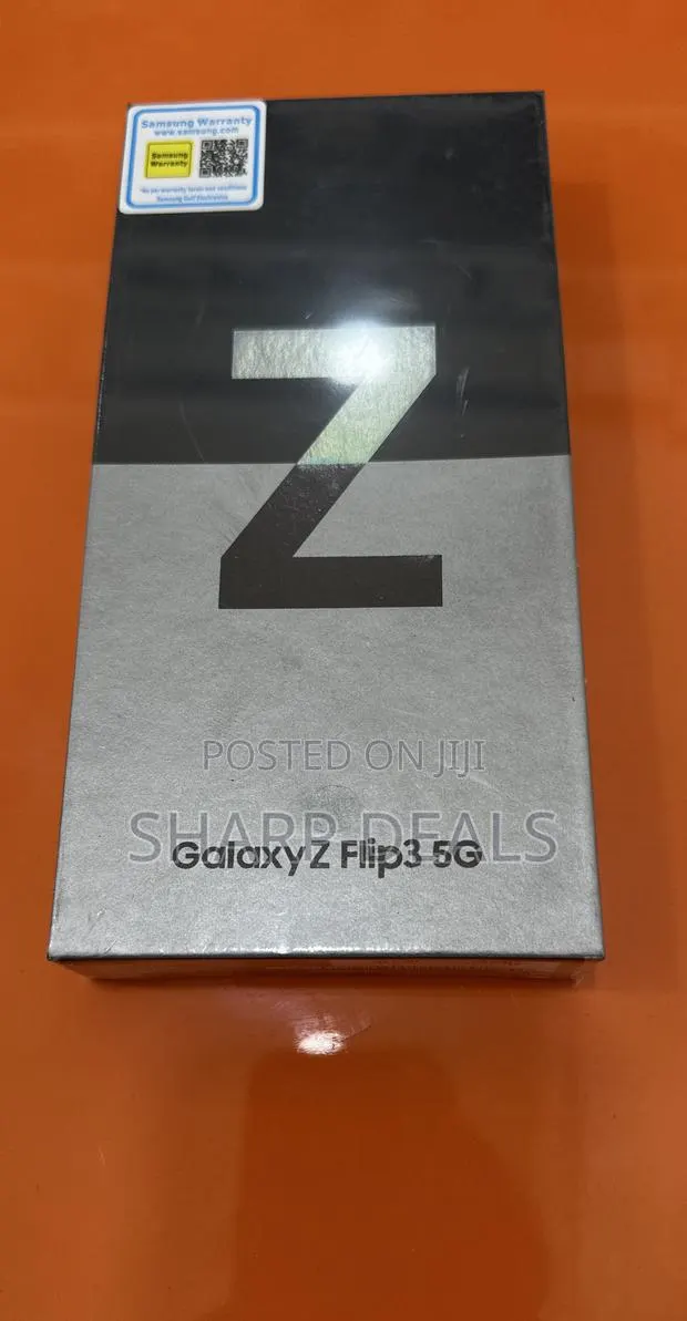 New Samsung Galaxy Z Flip3 5G 256 GB Black · Photo 1