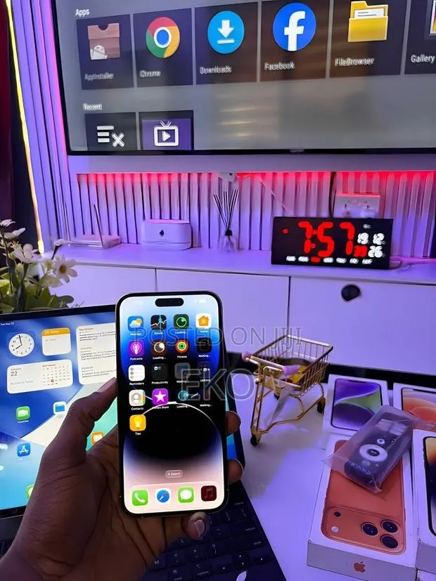 Apple iPhone 14 Pro 128 GB Purple · Photo 1