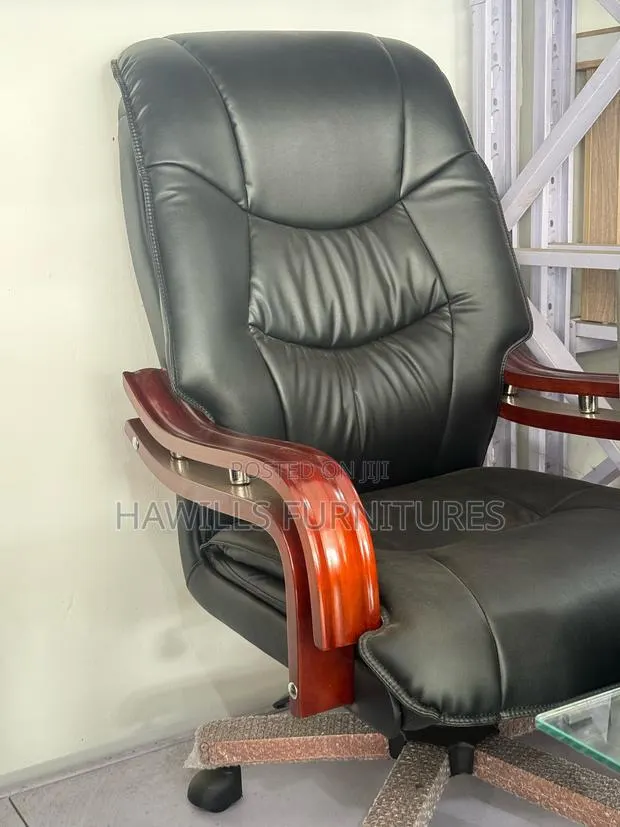 Executive Leather Chair · Photo 1