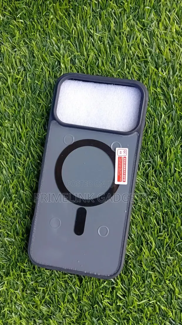 iPhone 18/17 Pro Max Translucent Matte Case · Photo 1