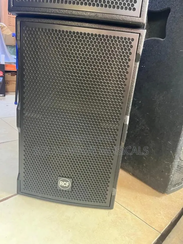 RCF 12 Inches Pair of Active Monitor Speaker · Photo 1
