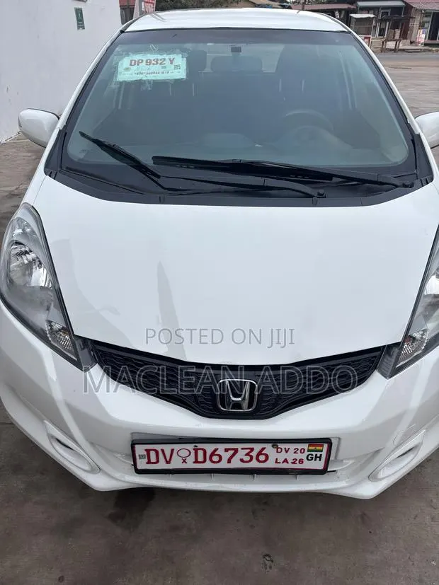 Honda Fit 2014 White · Photo 1