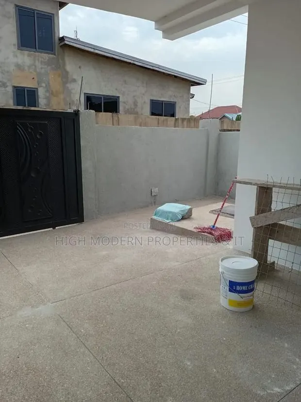 3bdrm House in Okpoi-Gonno, GREDA Estate for rent · Photo 1