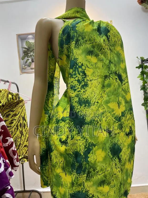 Vintage Dress · Photo 2
