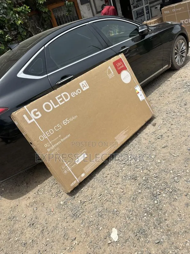 Hot Deals on LG OLED CS 65'' 4K Smart TV | OLED65CS6LA · Photo 1