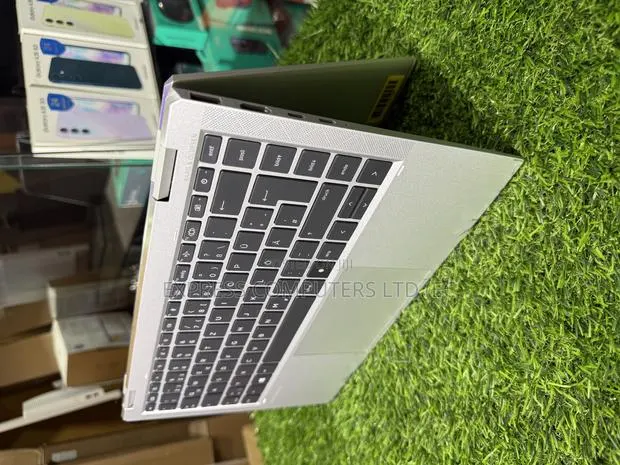 Laptop HP EliteBook x360 1040 G7 16GB Intel Core i7 SSD 512GB · Photo 1