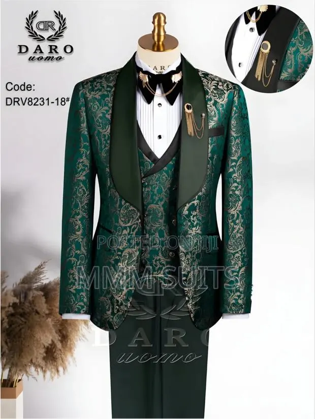 Classic Daro Designer 3-Piece Men Suit Available in All Sizes on Green · Photo 1
