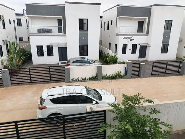 4bdrm House in Oyarifa , And, Ghana Flag for sale · Photo 1
