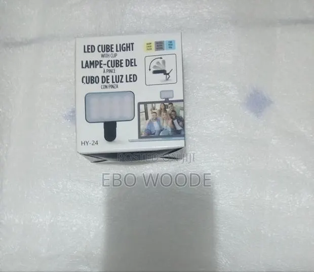 Portable Rechargeable Selfie Light · Photo 1