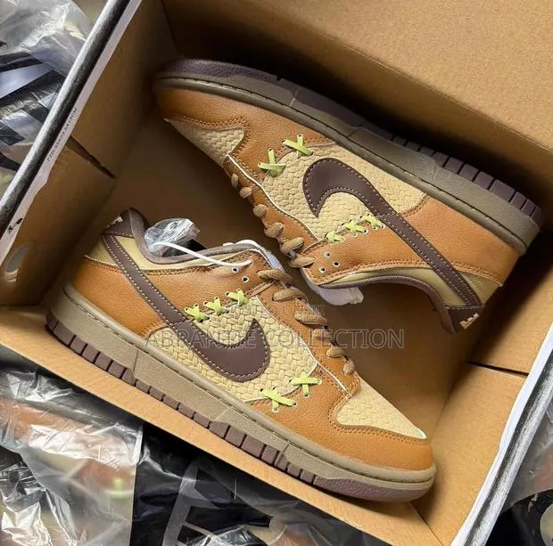 Nike Sb Dunk Low Shanghai 2 · Photo 1