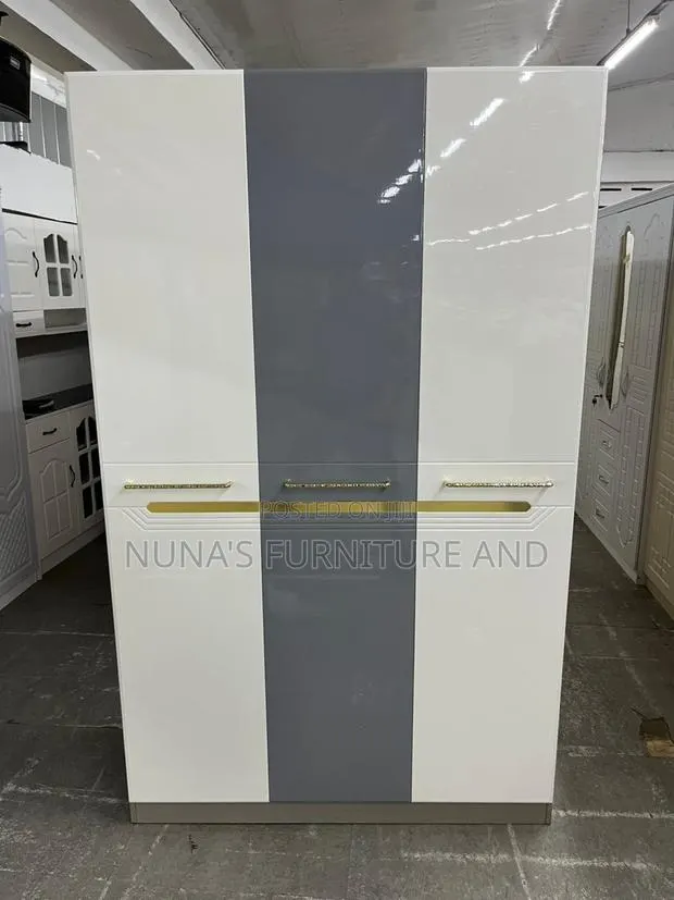 High Quality 3-1 Wardrobe · Photo 1
