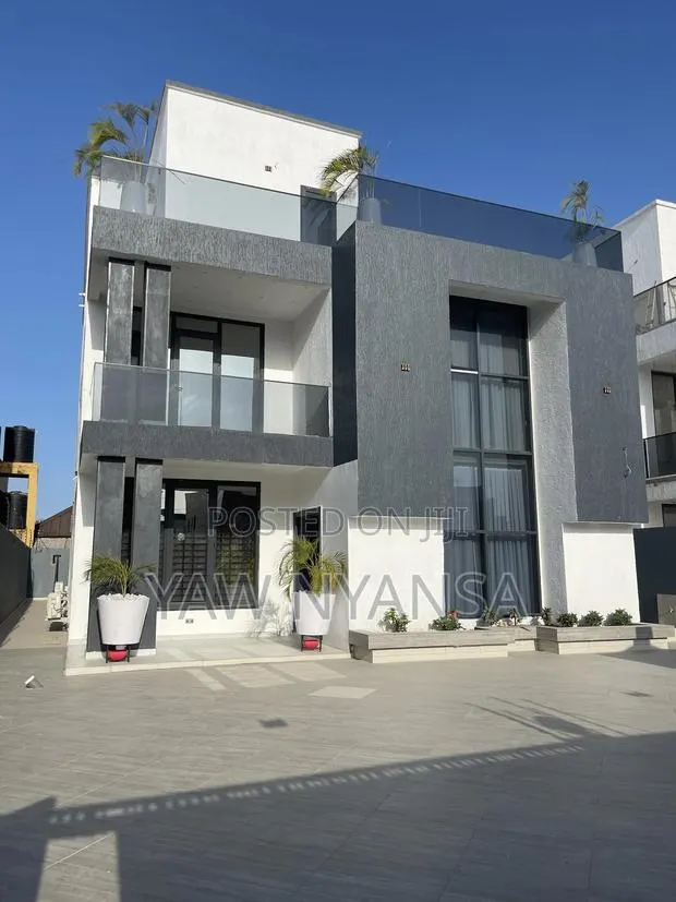 6bdrm Duplex in Bn Estate, Accra Metropolitan for sale · Photo 1