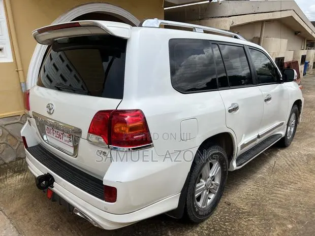 Toyota Land Cruiser 4.0 V6 GX 2014 White · Photo 1