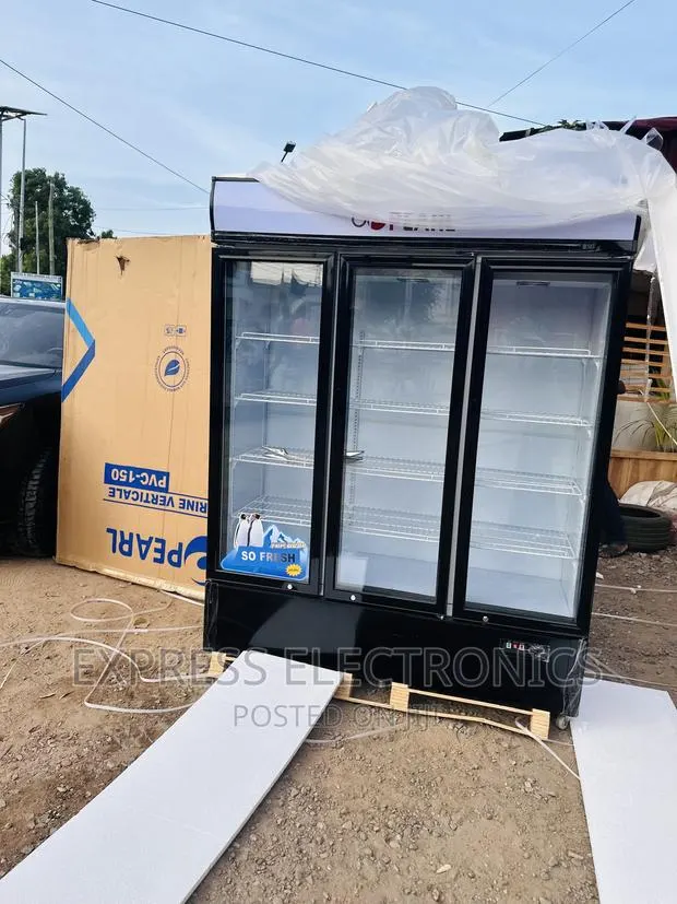 Elegant Design White Display Fridge Pearl PVC-150 · Photo 1