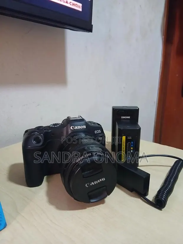 Canon Eos R8 · Photo 1