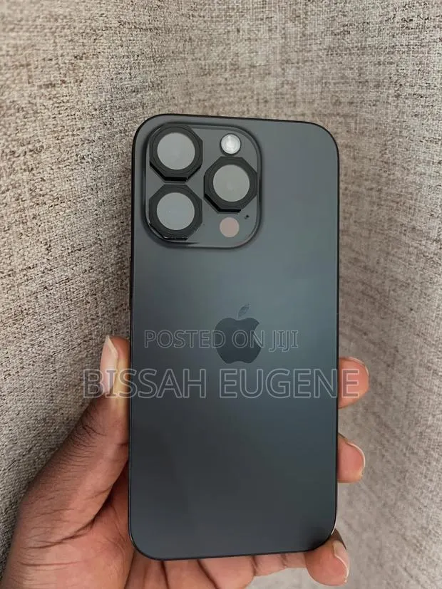 Apple iPhone 15 Pro 128 GB Black · Photo 1