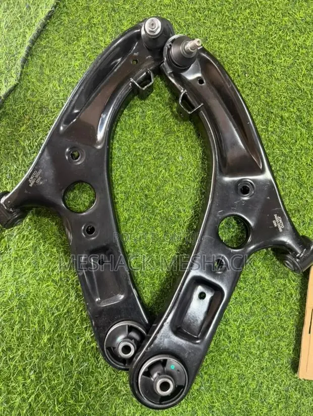Hyundai Elantra Lower Arm · Photo 1