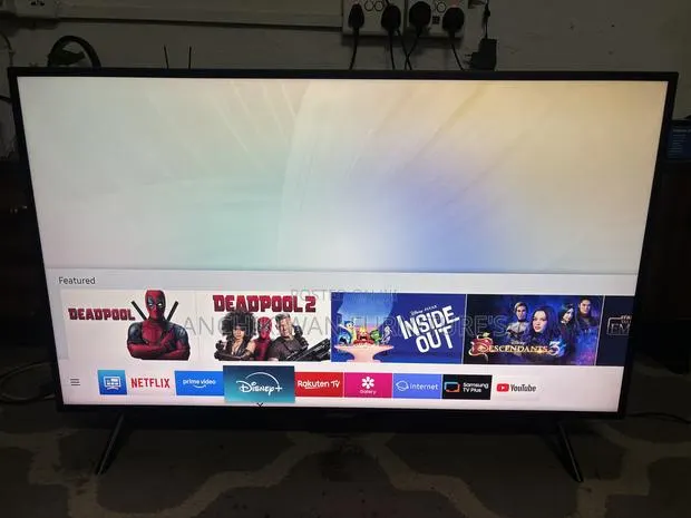 Series 7 Samsung 43 Inches Smart TV/ Satelite /Youtube/Netflix TV · Photo 1