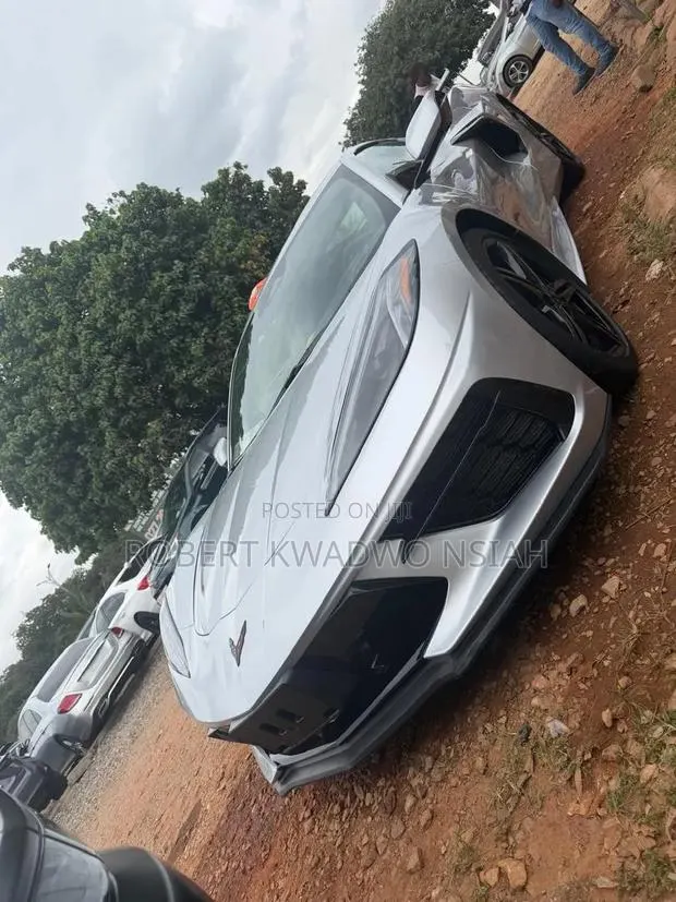 Chevrolet Corvette Stingray Coupe w/2LT 2026 Silver · Photo 1